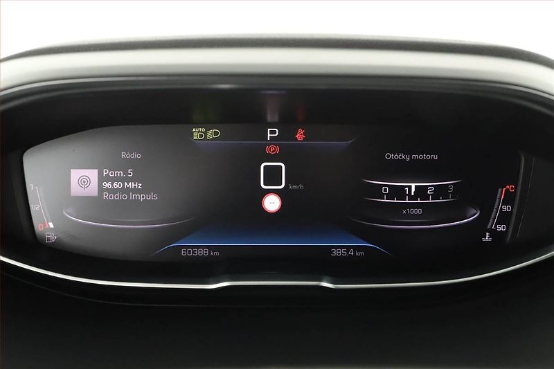 Peugeot 5008 (2023) PureTech 130 - fotka 10 z 20