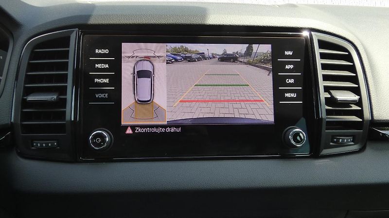 Škoda Karoq 2.0TDI 110kW Sportline 4x4 DSG - fotka 16 z 24