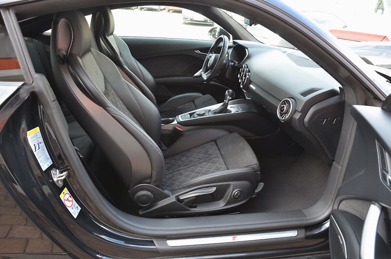 Audi TTS (2019) 2.0 TFSi 225kW Quattro / 46tkm - fotka 16 z 52