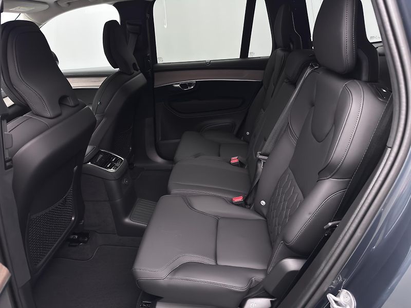 Volvo XC90 (2026) T8 AWD RECHARGE ULTRA DARK 7m - fotka 6 z 29