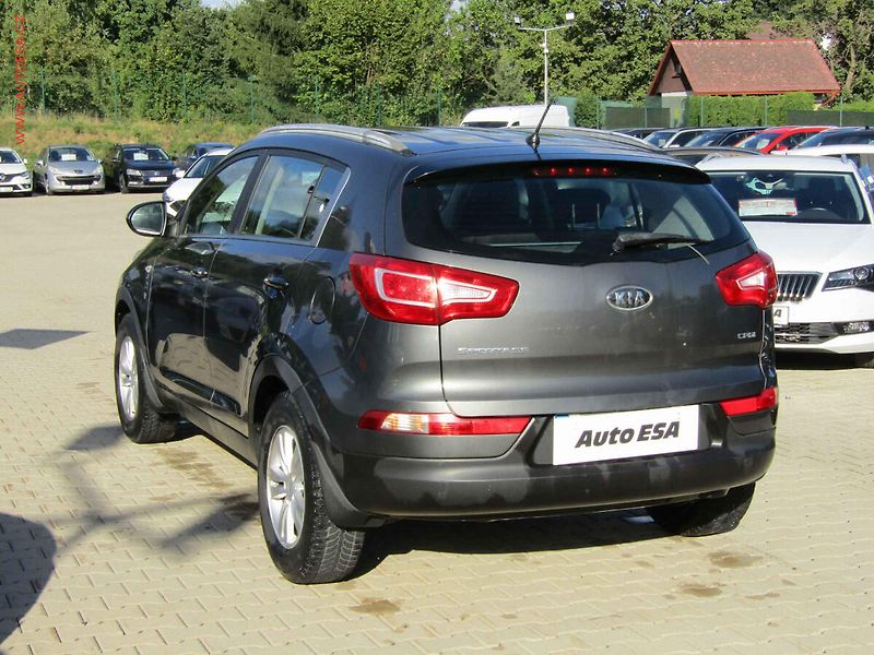 Kia Sportage (2011) 1.7CRDi, ČR, AC, park.asist - fotka 6 z 12