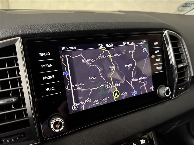 Škoda Karoq 1,5 TSi  DSG Style LED Kamera - fotka 33 z 46