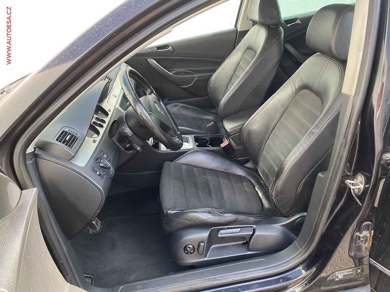 Volkswagen Passat (2006) 3.2FSi 4x4, DSG - fotka 9 z 16