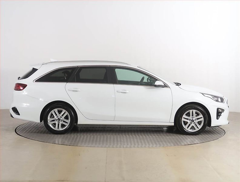 Kia Ceed (2019) 1.6 CRDi, Navi, Tempomat - fotka 6 z 18