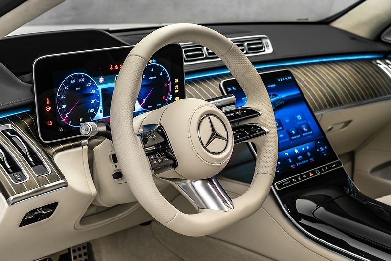 Mercedes-Benz Třídy S d 4M AMG MANUFAKTUR - fotka 15 z 26