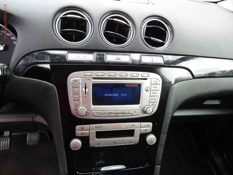 Ford Galaxy (2010) 2.0 TDCi, 2.maj, TZ, p.čidla - fotka 16 z 21