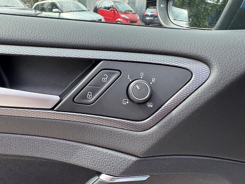 Volkswagen Golf (2015) 1.6TDi,DSG,rezervace - fotka 34 z 49