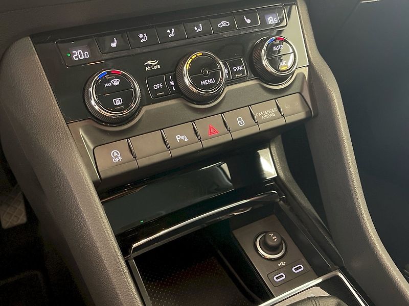 Škoda Karoq (2021) Style 1.5TSI 110kW DSG - fotka 25 z 30