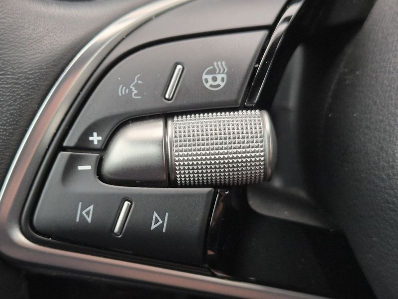 Škoda Octavia 130 let Premium 1.5 TSI 110 kW - fotka 35 z 39