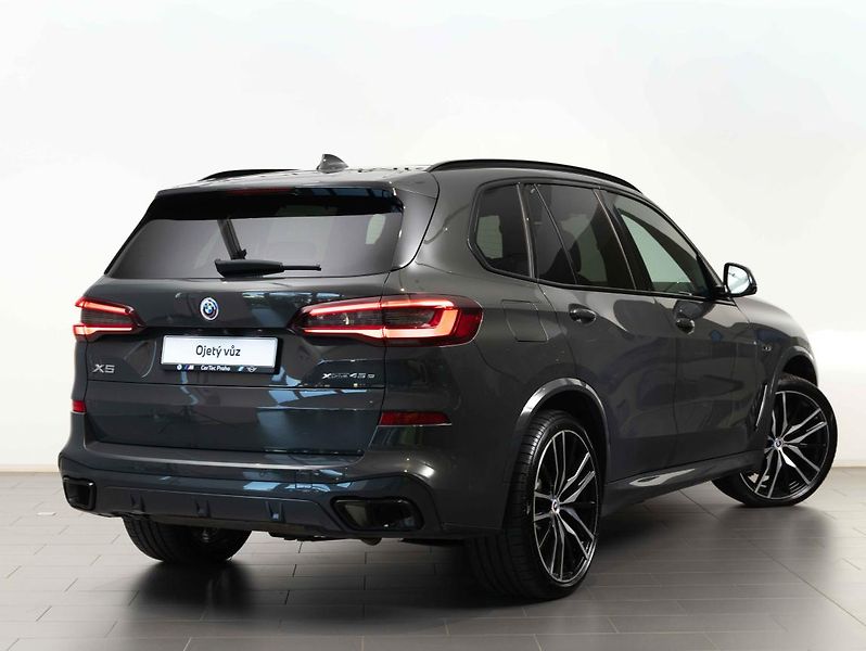 BMW X5 xDrive45e iPerformance - fotka 6 z 22