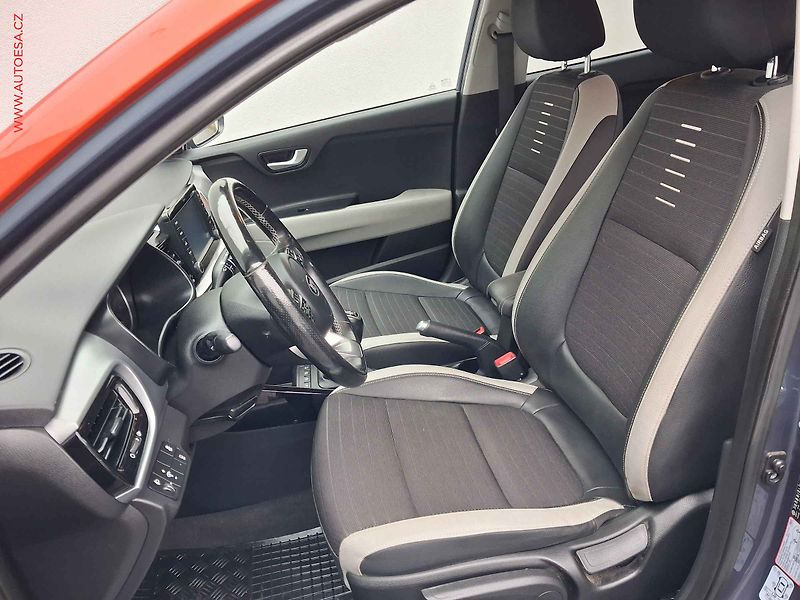 Kia Stonic (2019) 1.4i, ČR, Navi, kamera - fotka 9 z 18