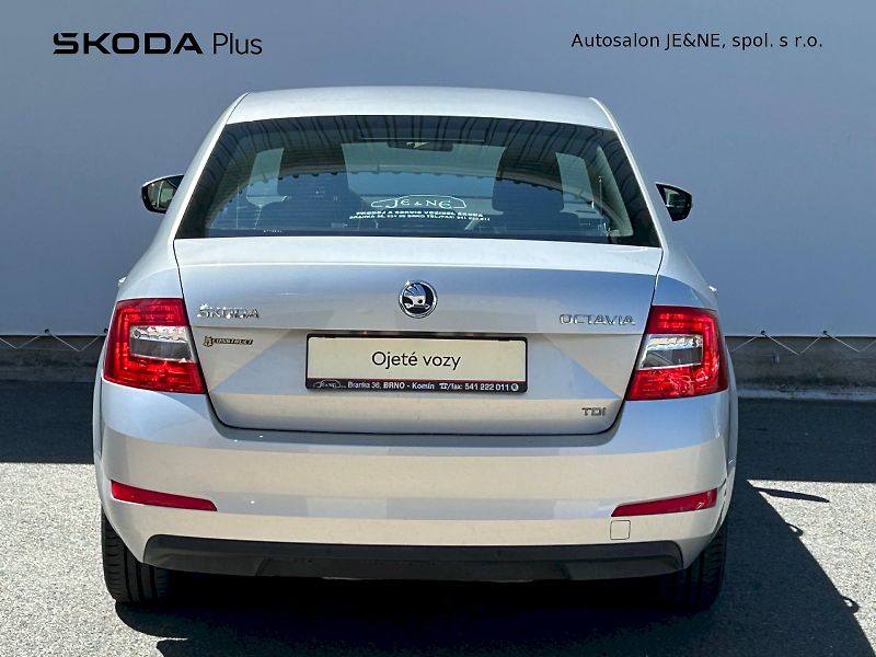 Škoda Octavia (2013) Ambition Plus 1.6 TDI 77 kW - fotka 9 z 24