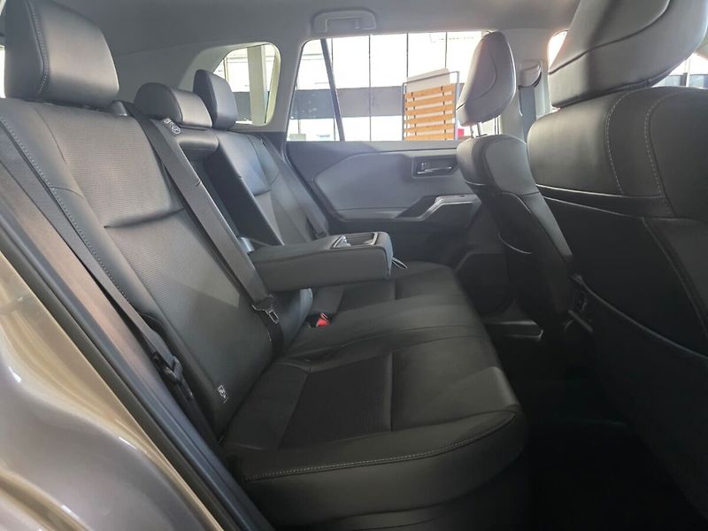Toyota RAV4 4x4 PHEV Executive Na IČO - fotka 5 z 8