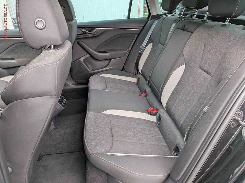 Škoda Kamiq (2023) 1.0TSi, 2.maj,ČR, Style, LED - fotka 10 z 15