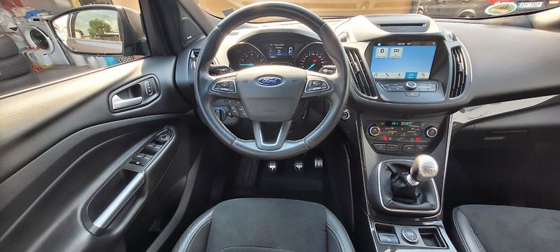 Ford Kuga (2016) 1,5 110kW ST-Line Bi-Xenony - fotka 17 z 45