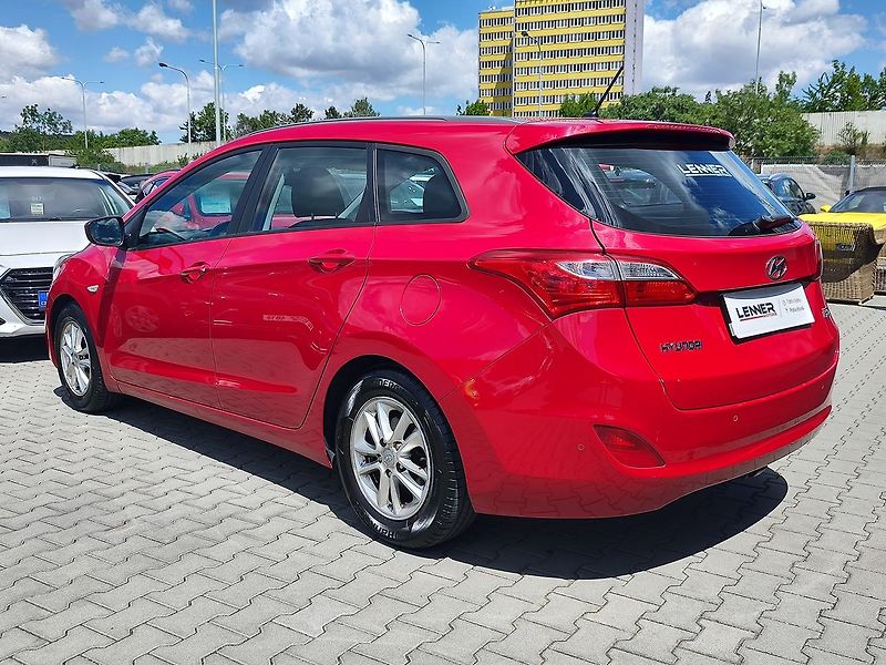 Hyundai i30 1.6i/88kW - fotka 7 z 25
