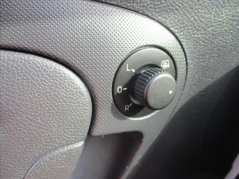 Škoda Fabia 1,4 i 16v, klima,vyhř.sedadla, - fotka 22 z 25