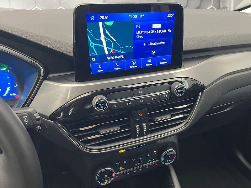 Ford Kuga 2.5 HEV 4x4 TITANIUM - fotka 22 z 78
