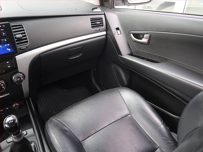 SsangYong Korando (2011) 2.0 e-XDi, 4X4, Navi - fotka 8 z 17