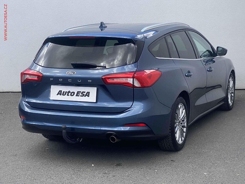 Ford Focus (2019) 2.0 TDCi, Titanium, AT, LED - fotka 4 z 18