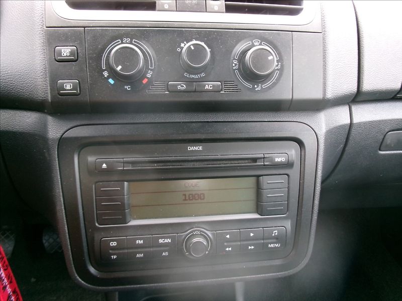 Škoda Fabia 1,4 i 63kw Klima,ESP,po STK - fotka 13 z 29