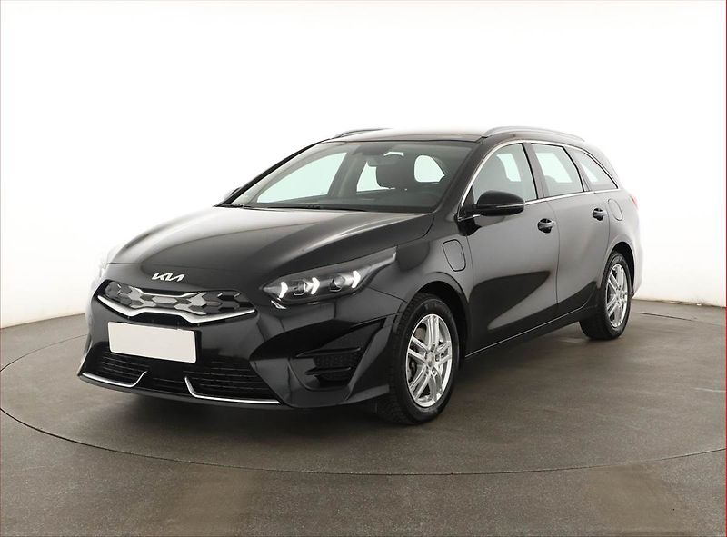 Kia Ceed (2022) 1.6 GDI plug-in - fotka 2 z 20