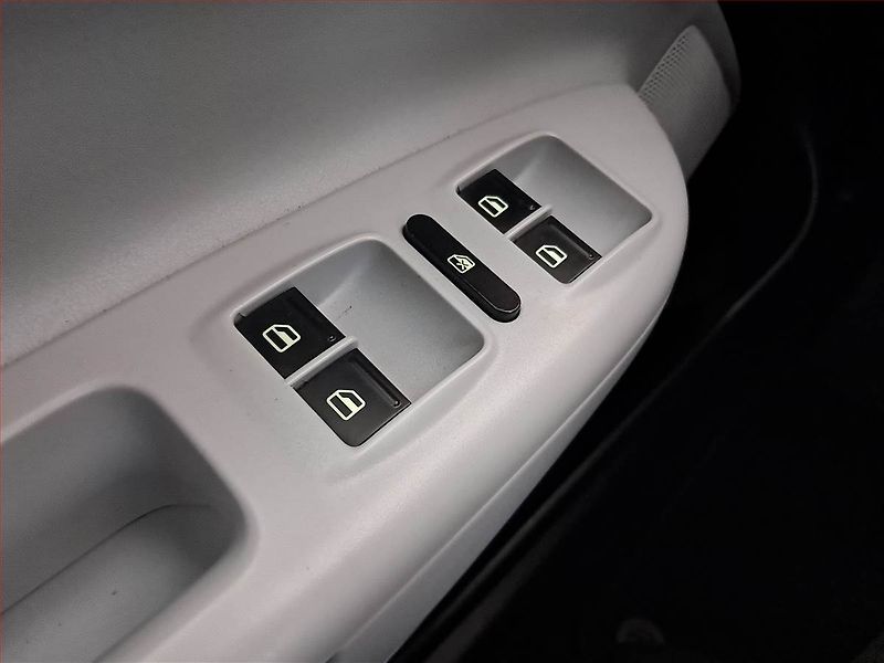 Škoda Octavia (2011) Laurin&Klement 1.8 TSI - fotka 16 z 22