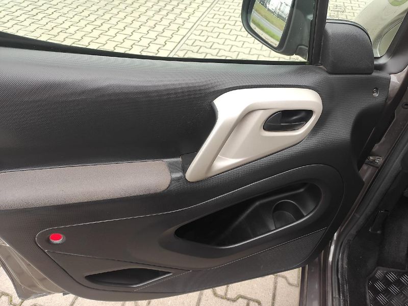 Citroën Berlingo (2016) MULTISPACE 1.6i 120k MAN5 TZ - fotka 23 z 27