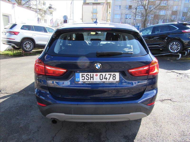 BMW X1 1,5 T sDrive 18i Manuál - fotka 5 z 32