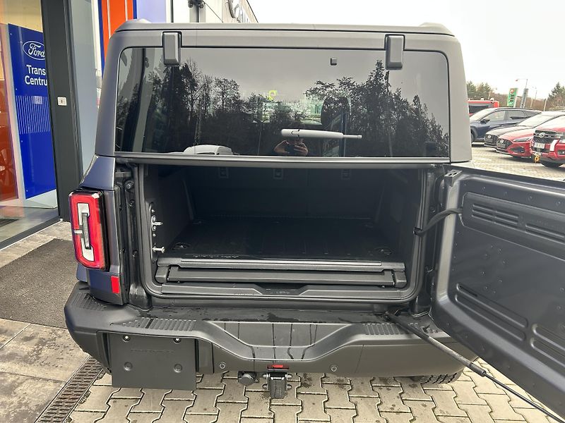 Ford Bronco 2.7 EcoBoost 246kW OUTER BANKS - fotka 10 z 37