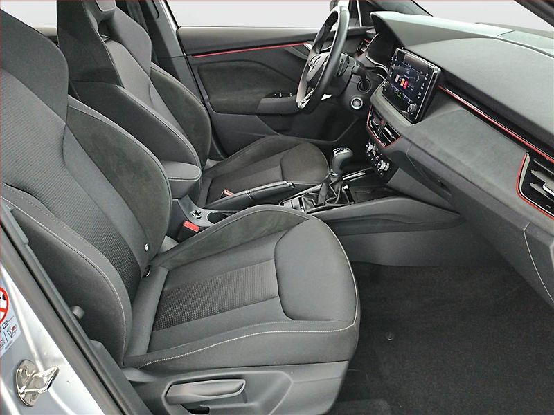 Škoda Kamiq (2024) Drive 1.0 TSI - fotka 9 z 19