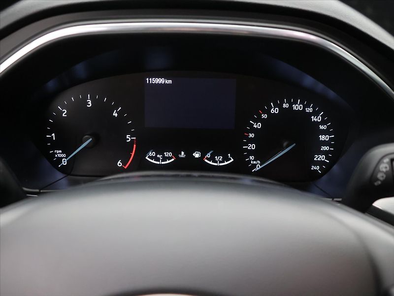 Ford Focus 2,0 TDCI 110kW Titanium LED - fotka 17 z 33