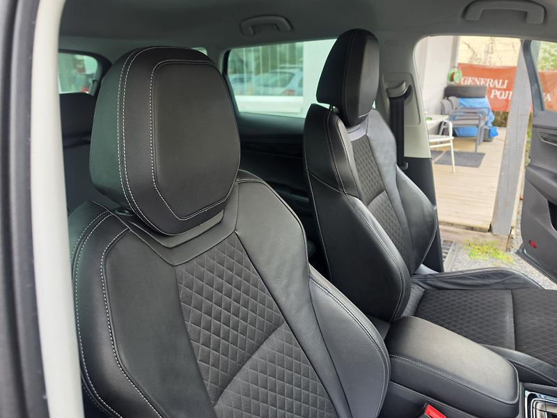 Škoda Karoq 1.5 TSI Navi Kamera TZ DSG  - fotka 22 z 27