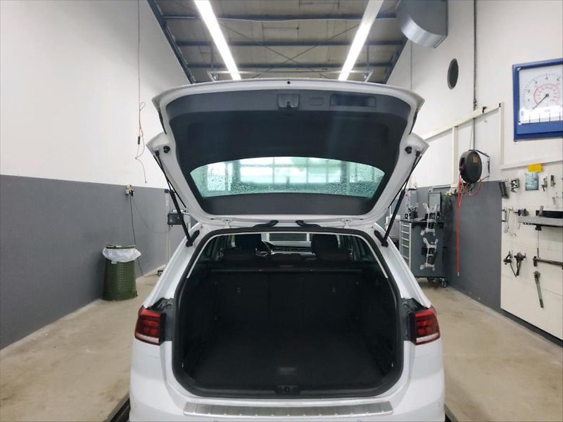 Volkswagen Passat 2,0 TDI MANUÁL TAŽNÉ KAMERA - fotka 7 z 8