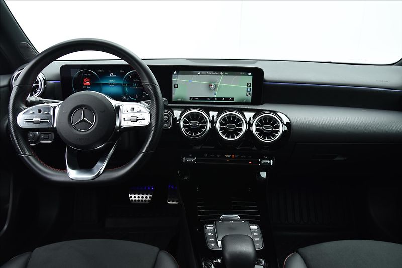 Mercedes-Benz Třídy A 200 120kW AMG SERVIS. KNIHA ČR - fotka 12 z 26