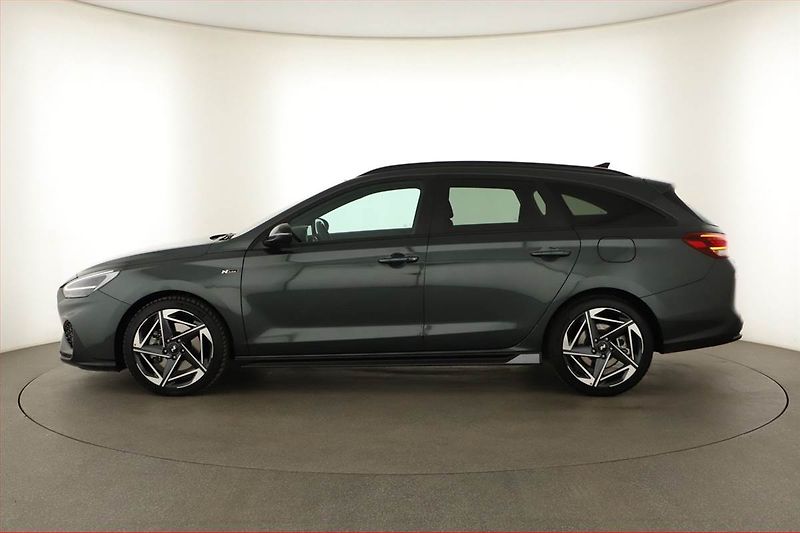 Hyundai i30 (2025) N-Line 1.5 T-GDI MHEV 48V - fotka 3 z 16