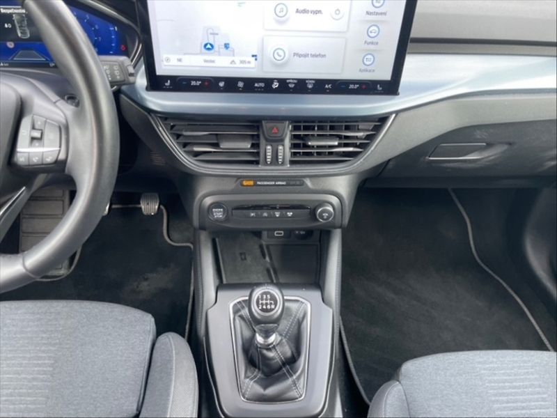 Ford Focus 1,0 mHEV 114 ST Line X - fotka 10 z 11