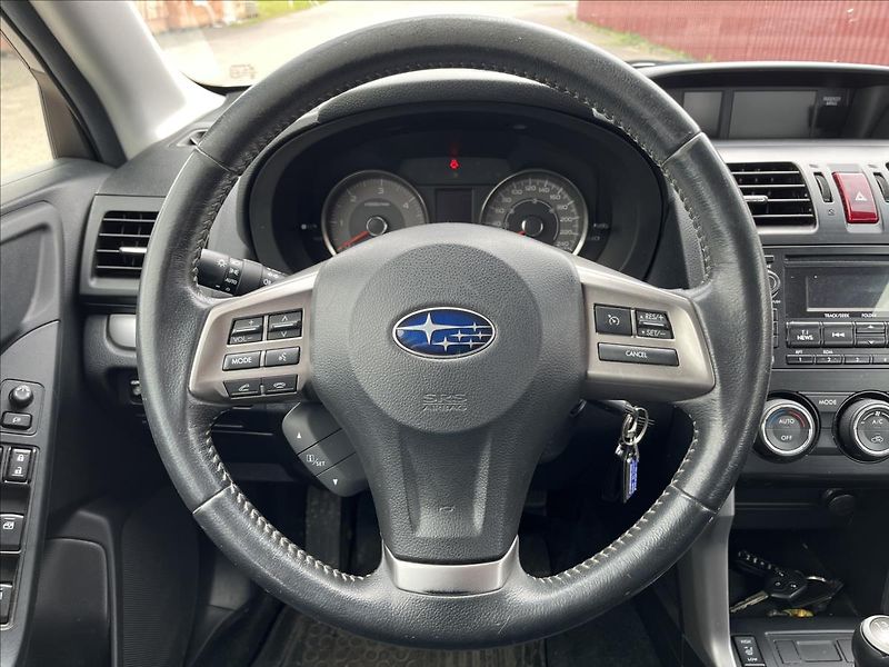 Subaru Forester 2,0 D-L 108KW 4x4 TZ ČR SERVIS - fotka 15 z 41