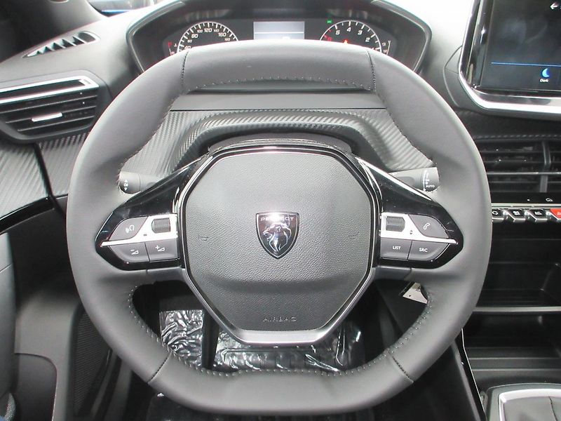 Peugeot 2008 STYLE PureTech 100 k MAN6  - fotka 24 z 34