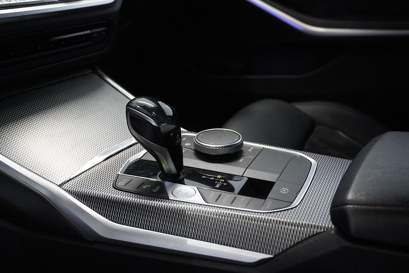 BMW Řada 3 (2020) 320D  2,0 M-SPORT XDRIVE AUT. - fotka 14 z 31