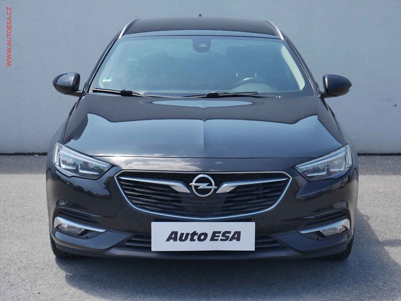 Opel Insignia (2017) 2.0DTi Sports Tourer, AT - fotka 2 z 24