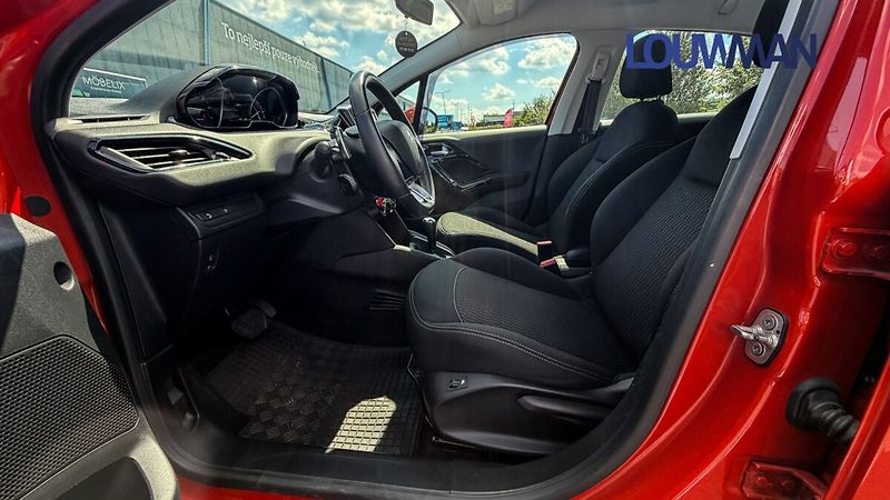 Peugeot 208 AT ACTIVE - fotka 13 z 21