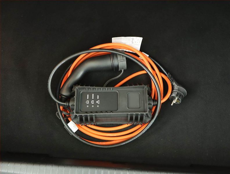 Peugeot 208 (2021) 50 kWh, SoH 90%, Automat - fotka 18 z 18