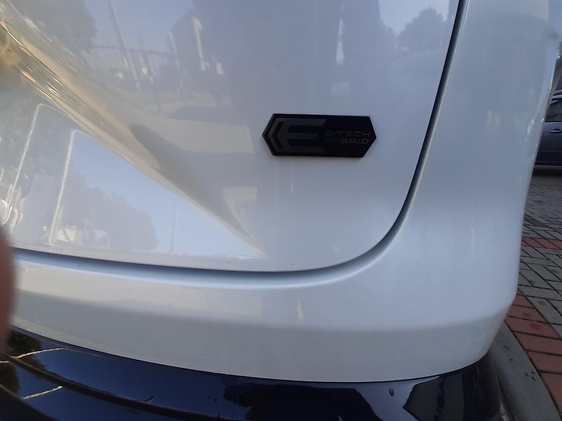Renault Espace (2026) Iconic full hybrid E-Tech 200k - fotka 9 z 16