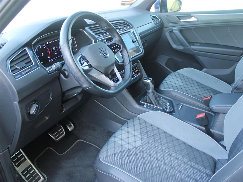 Volkswagen Tiguan 2,0 TDi 4Mot DSG R-Line Tov.Zá - fotka 8 z 19