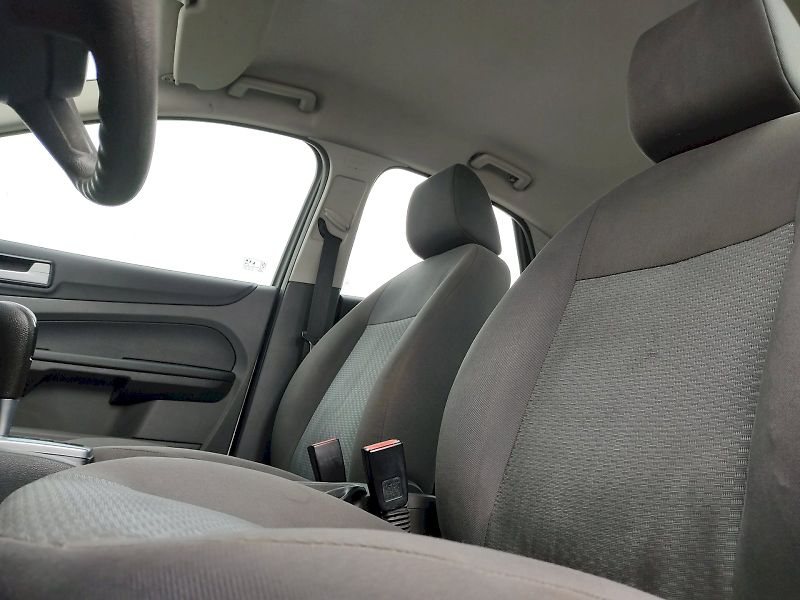 Ford Focus (2006) 1,6 i 74 Kw Automat - fotka 18 z 31