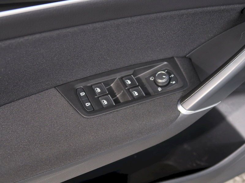 Volkswagen Touran (2022) HIGHLINE 1.5TSI 110KW EVO - fotka 36 z 41