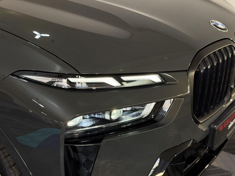 BMW X7 BMW X7 xDrive40d M-Sport  - fotka 13 z 50
