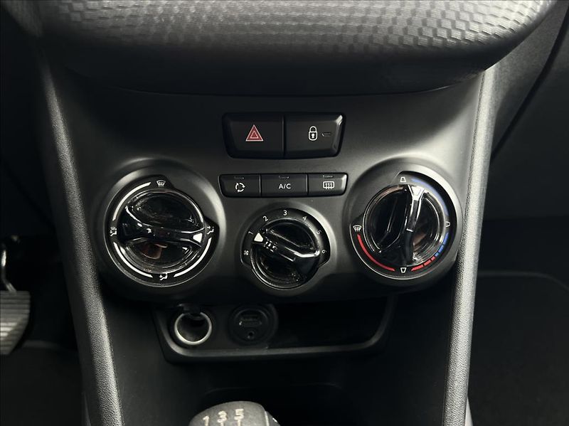 Peugeot 2008 1,6 HDi Active my16 - fotka 24 z 31