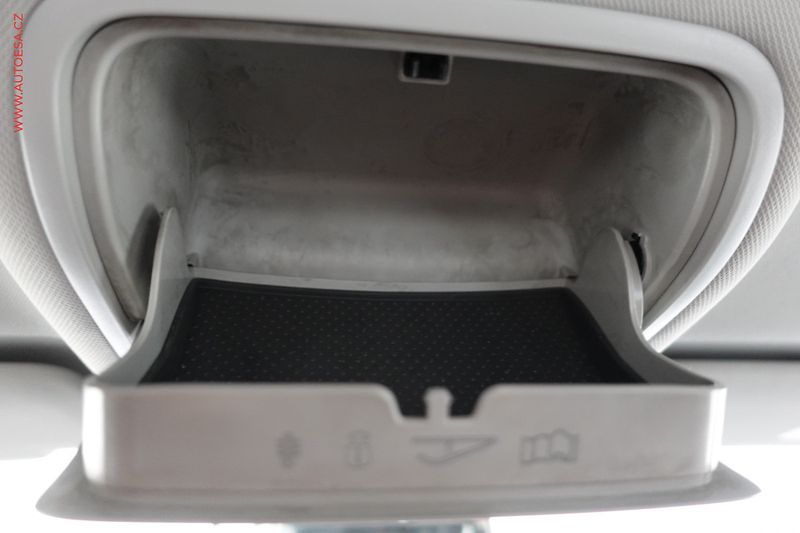 Škoda Octavia (2015) 1.4 TSi, 1.maj,ČR, Fresh, DSG - fotka 22 z 24